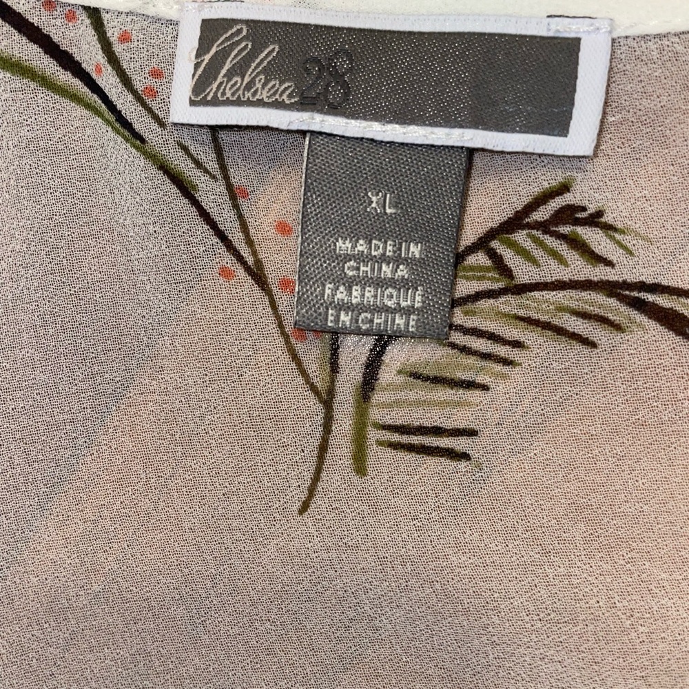 Sheer Floral Ruffle Blouse - Picture 6 of 11